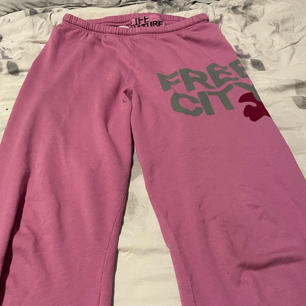 FREECITY PINKLOVE SWEATS IN SMALL (rare)